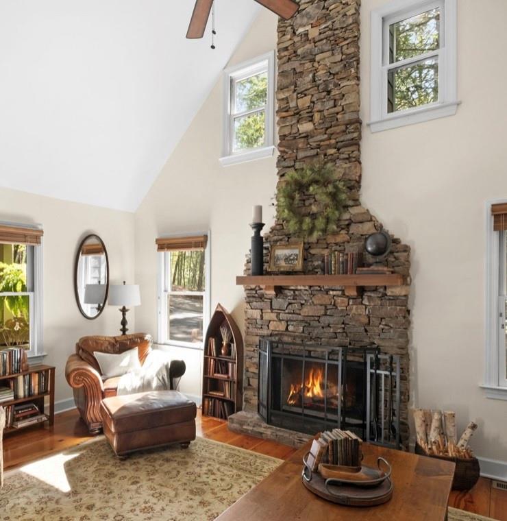 638 Wake Robin Drive