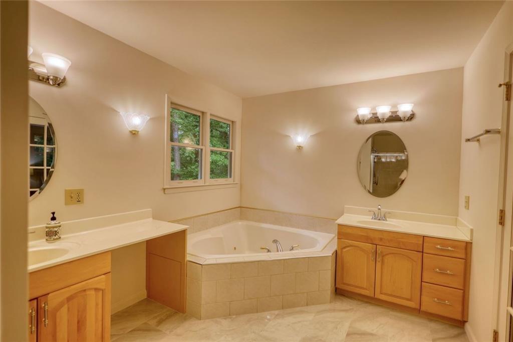 3311 Creek Hollow Drive, Marietta, Georgia image 48