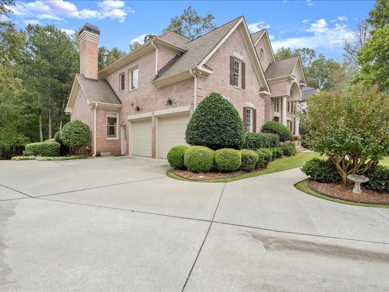 585 Meadows Creek Drive