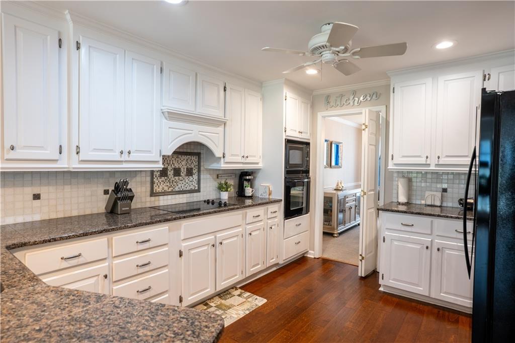 5713 Brynwood Circle, Acworth, Georgia image 16