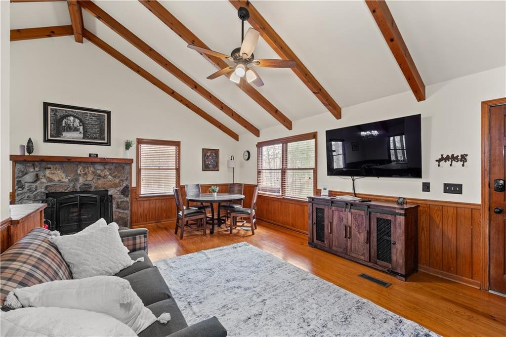 986 Mountain Oak Road