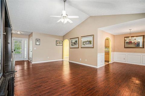 Single Family Residence in Villa Rica GA 719 Sycamore Drive 3.jpg