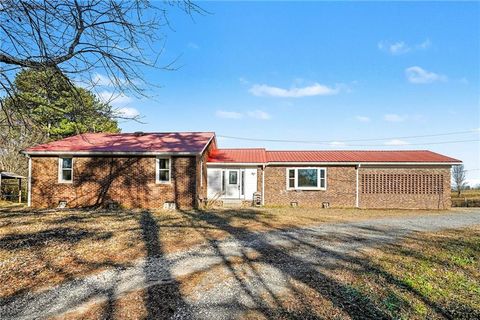 10746 Highway 53 W Talking Rock GA 30175