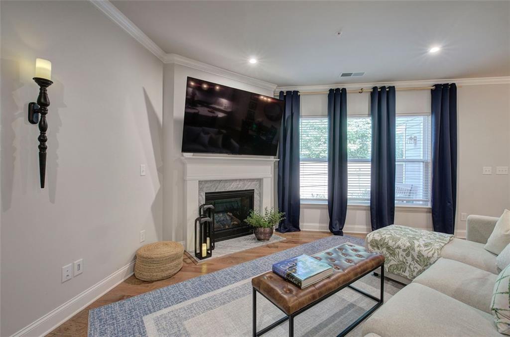 221 HOLDEN Way