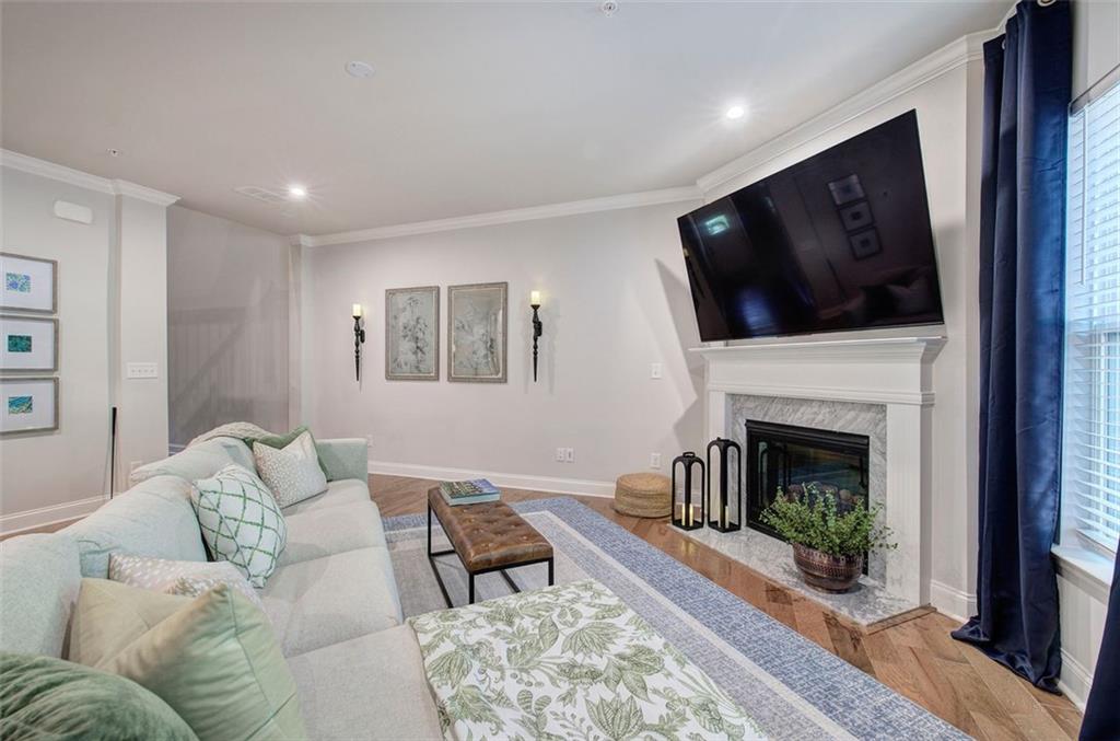 221 HOLDEN Way