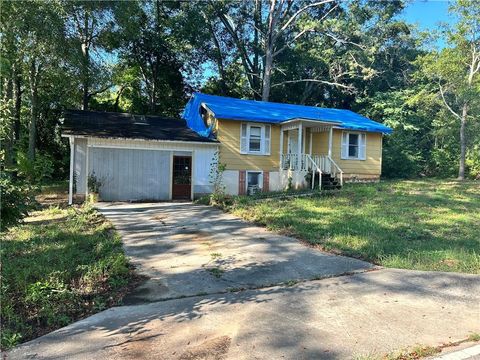 A home in Powder Springs