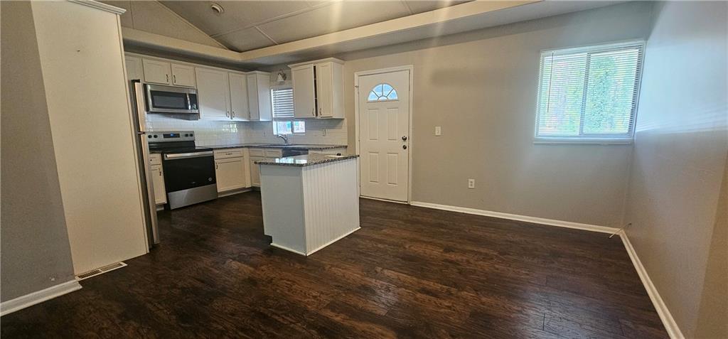 4185 Brookwood Drive, Austell, Georgia image 3