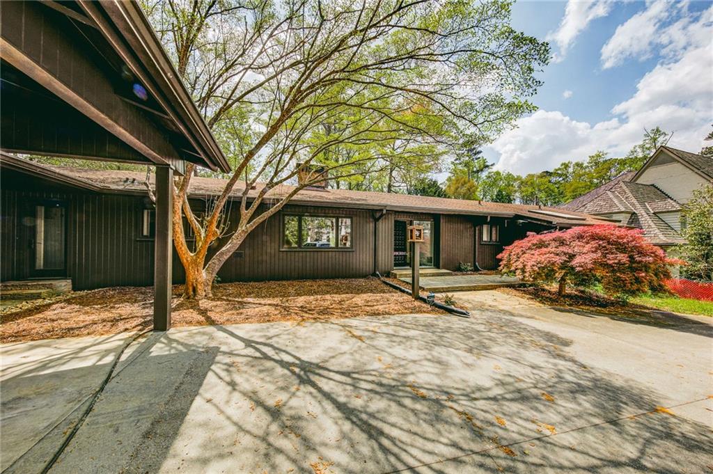 378 Hillside Drive NW