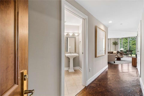 Condo For Sale - 700 Park Regency Place #707<br/> Atlanta, GA 30326
