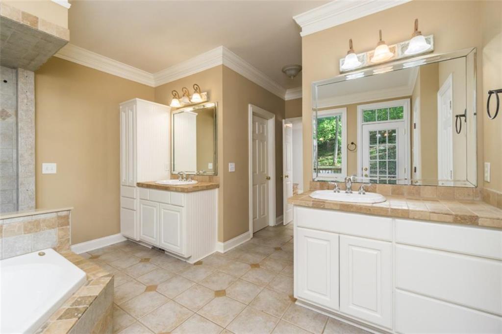 7240 Highbrook Circle, Cumming, Georgia image 24