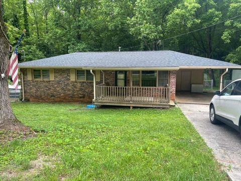 A home in Toccoa