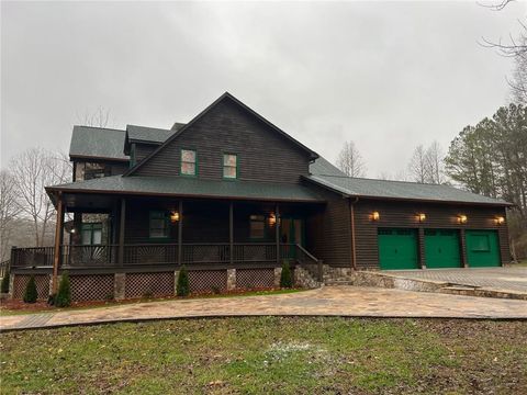 A home in Dahlonega