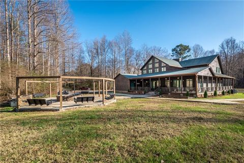 A home in Dahlonega