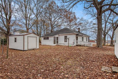 A home in Douglasville