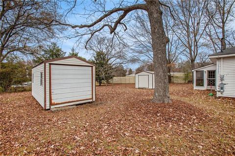 A home in Douglasville