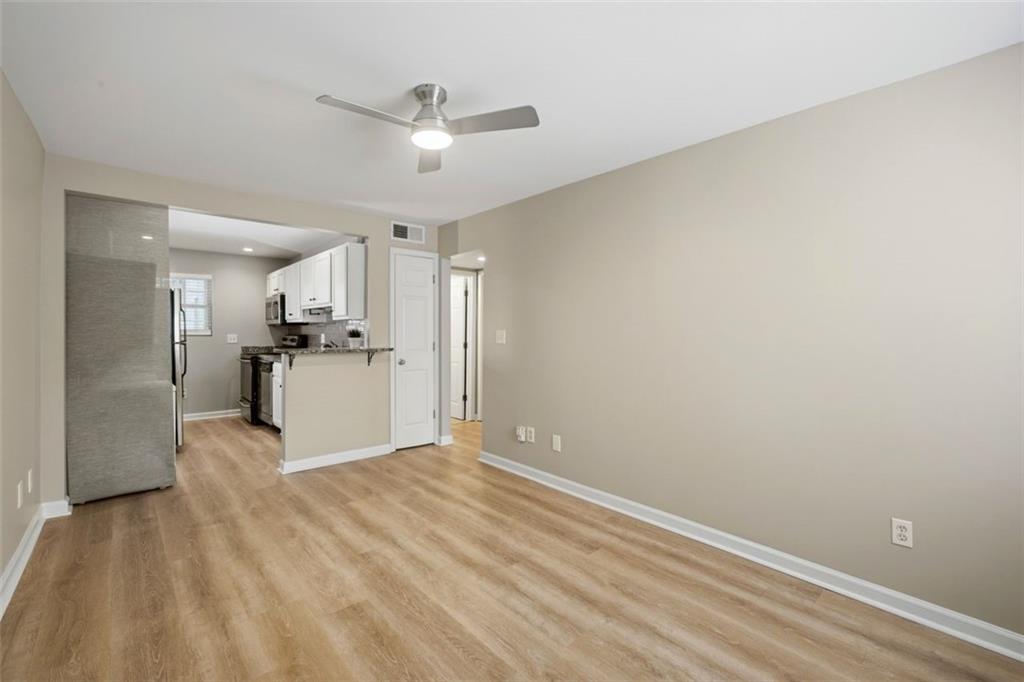 210 Sampson Street NE 5