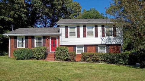 Homes For Sale - 6556 Wendell Circle<br/> Clayton County, Morrow, GA 30281