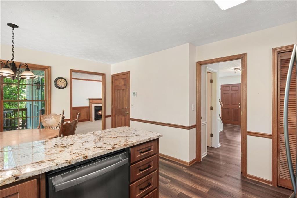 2731 Old Coach Road, Duluth, Georgia image 16