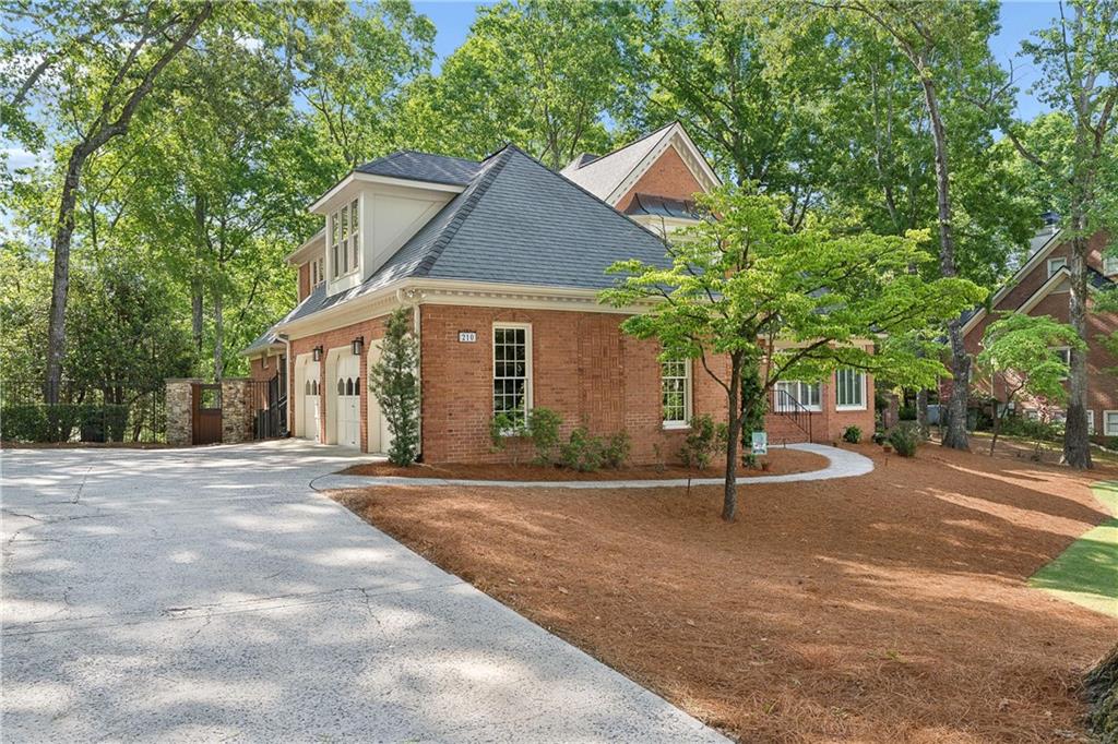 210 Wicklawn Way