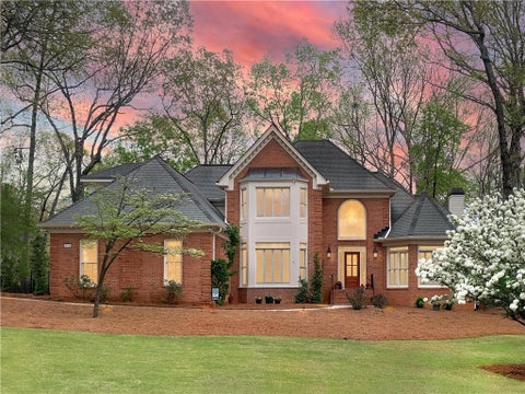 Homes For Sale - 210 Wicklawn Way<br/> Roswell, GA 30076