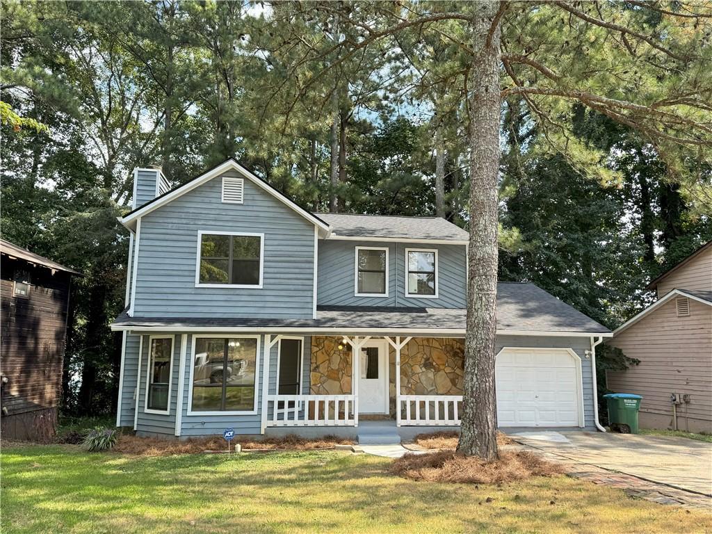 Welcome to this beautifully renovated home in Norcross!
This charming 3-bedroom, 2.5-bath residence is nestled in a quiet, family-friendly neighborhood — perfect for comfortable living or investment. Recent updates include:Brand new roof,Fresh interior & exterior paint,Partial new vinyl flooring,new dishwasher & range hood. Enjoy the convenience of being just minutes away from shopping, dining, and easy access to I-85.
No HOA. No rental restrictions — ideal for homeowners and investors alike.
Don't miss out on this move-in ready gem. Schedule your private showing today!