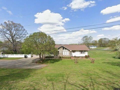 Homes For Sale - 4549 Oak Street<br/> Oakwood, GA 30566