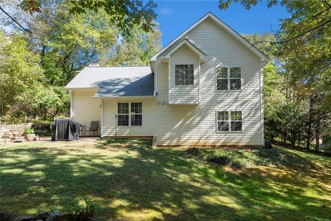 A home in Dawsonville