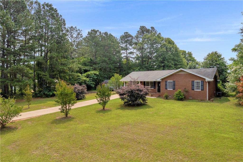 999 Simonton Glen Drive, Lawrenceville, Georgia image 4