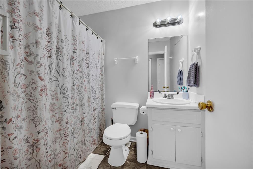 999 Simonton Glen Drive, Lawrenceville, Georgia image 35