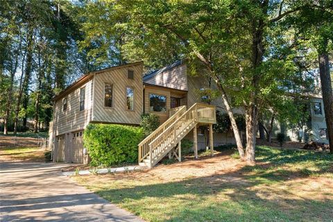 Photo of 163 Castleair Court NE, Kennesaw, GA 30144 (MLS # 7661803)