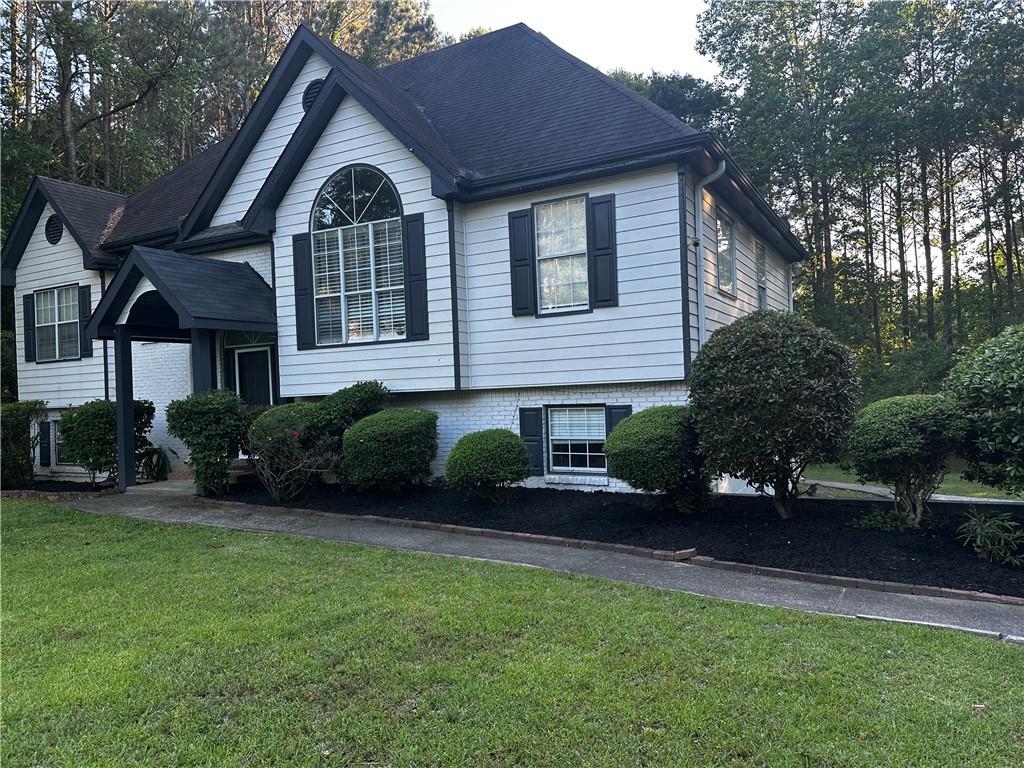 5022 Cliff Top Drive, Loganville, Georgia image 3