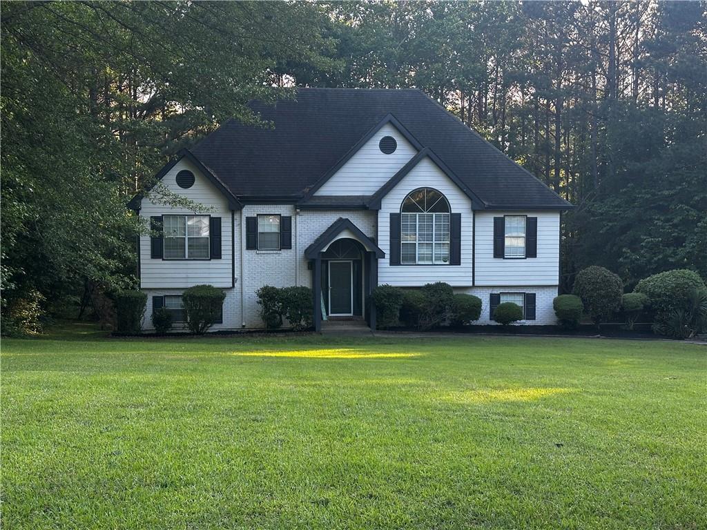 5022 Cliff Top Drive, Loganville, Georgia image 1