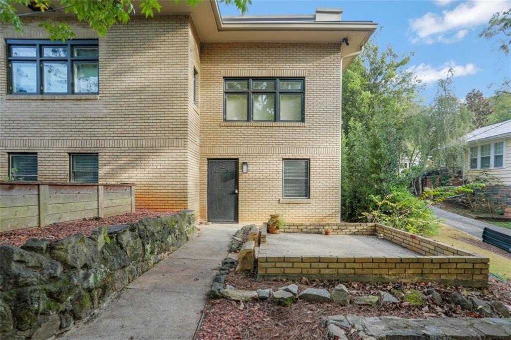 1181 Fairview Road NE