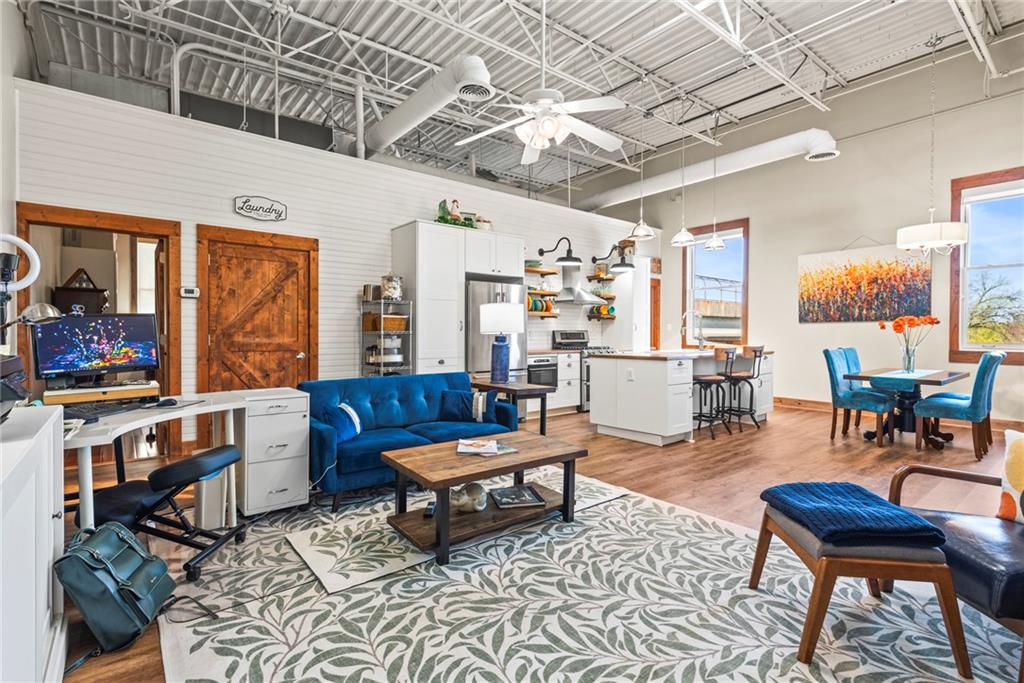 5097 Peachtree Road i