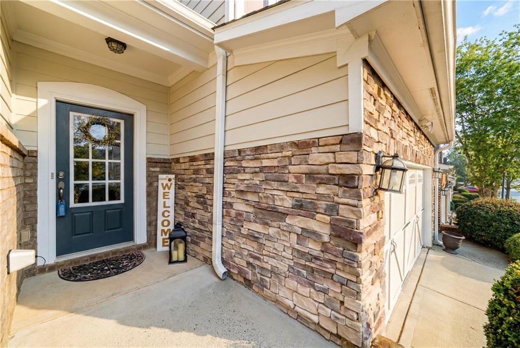 2910 Cross Creek Drive