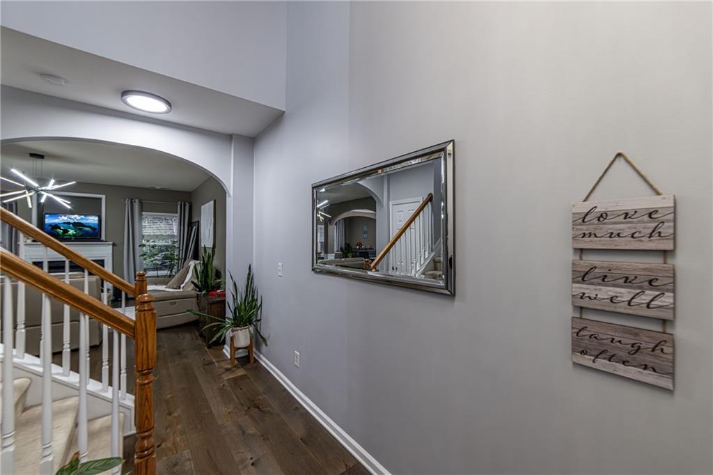 2910 Cross Creek Drive