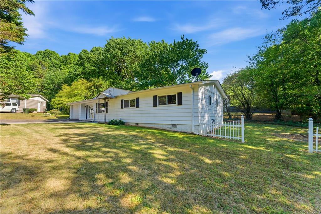 1303 Cottonwood Court NW