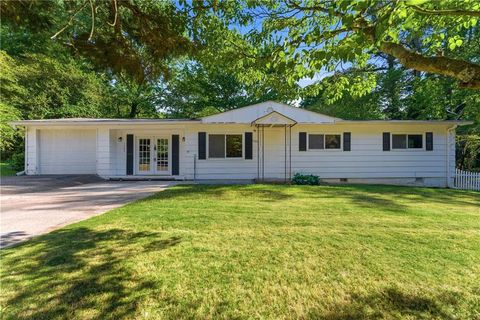 Photo of 1303 Cottonwood Court NW, Kennesaw, GA 30152 (MLS # 7750258)