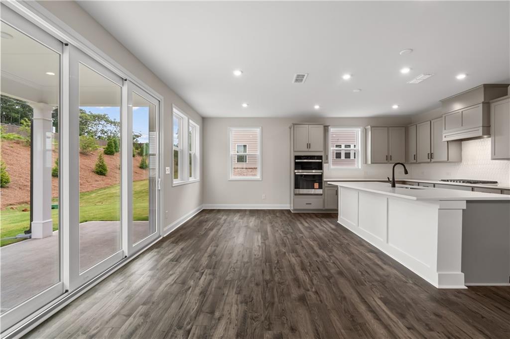 727 Crossroad Court