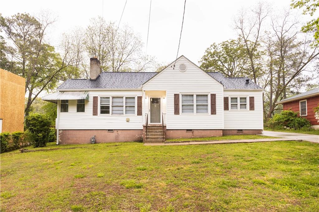 Charming renovated bungalow with wonderful sunroom and detached 1 car garage. Huge yard. Original hardwood floors, newly varnished. New interior paint, and renovated bath. One mile from Oakland Transit Station, and walk to Oakland City Park!
For REDUCED move in costs, talk to us about our Security Deposit Replacement Program!
All residents are enrolled in the Resident Benefits Package (RBP) which includes HVAC air filter delivery, our best-in-class resident rewards program, identity protection, and much more! More details upon application. There is a monthly cost for this of $39.00 or $27.00 depending on the package chosen by the resident.
AVAILABLE NOW | SHOW: LOCKBOX
VIEWING INSTRUCTIONS:
Home is available to view, visit our website to schedule your viewing TODAY! https://ga.purepm.co
All Applicants MUST meet our BASIC QUALIFICATIONS
$250 admin fee per lease, once accepted
Application Fee is $75 / Applicant (all occupants 18+ Must Apply)
Application fees are non-refundable