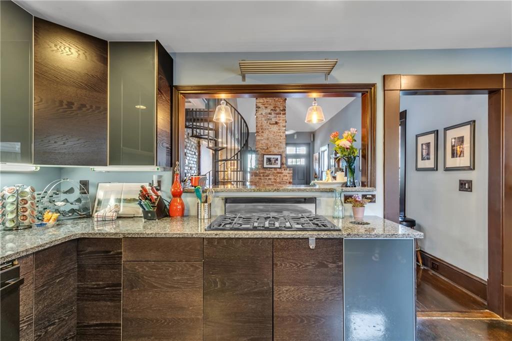 586 Auburn Avenue NE