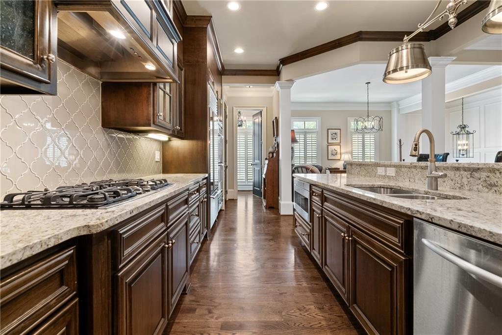 9056 Riverbend Manor, Alpharetta, Georgia image 7