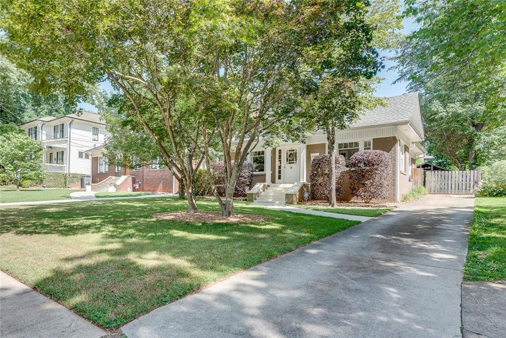 2104 Delano Drive NE