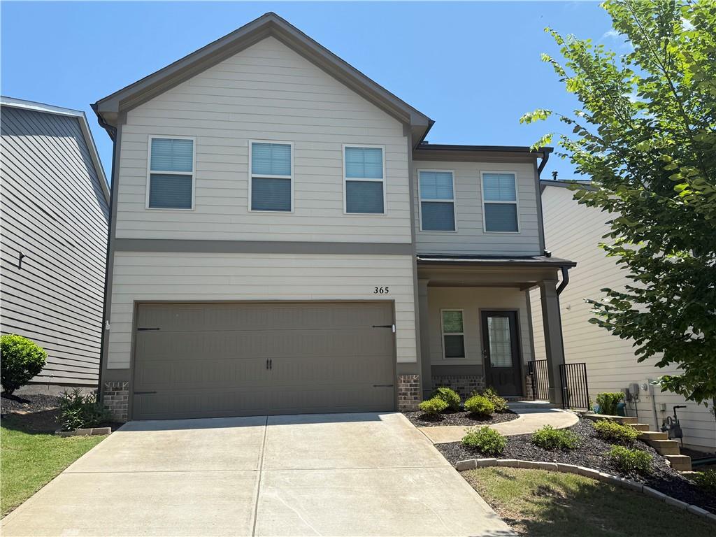 Welcome to this beautifully updated 3-bedroom, 2.5-bath single-family home located in the desirable Canton Heights community. Nestled in the highly rated Cherokee High School district, this home offers the perfect blend of convenience, comfort, and low-maintenance living.
Key Features:
3 spacious bedrooms / 2.5 bathrooms
Updated interior with modern finishes
Washer and dryer included
Professionally maintained landscaping (included with HOA)
Low-maintenance yard – ideal for busy lifestyles
Access to neighborhood amenities, including a community pool
Prime Location:
Minutes to Knox Bridge Rd, with easy access to I-75 & I-575
Close to Etowah River Park, The Mill on Etowah, Downtown Canton, and Woodstock
Convenient to shopping, dining, recreation, and top-rated schools
Whether you're commuting to work or enjoying all that Cherokee County has to offer, this home puts you right in the heart of it all.