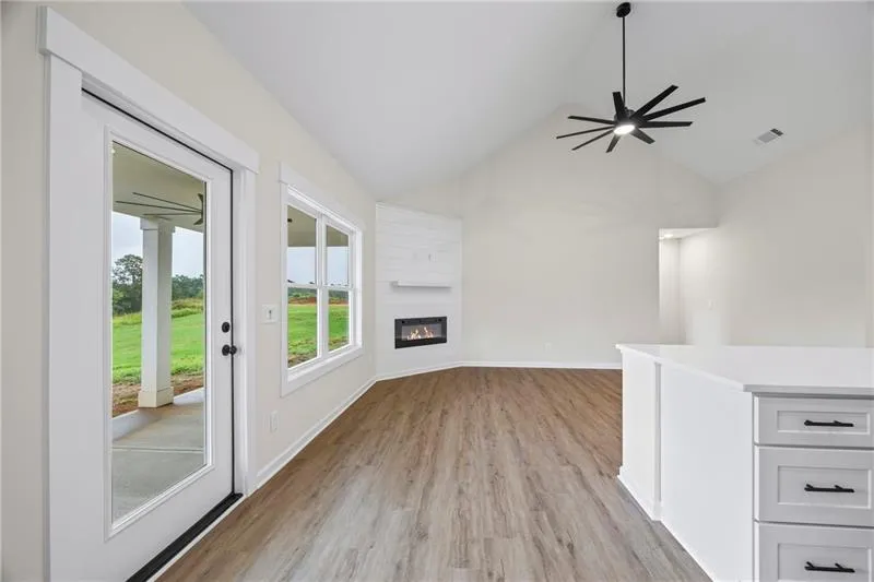 Toccoa, Georgia 30577, United States, 4 Bedrooms Bedrooms, ,2 BathroomsBathrooms,Residential,Active,16467