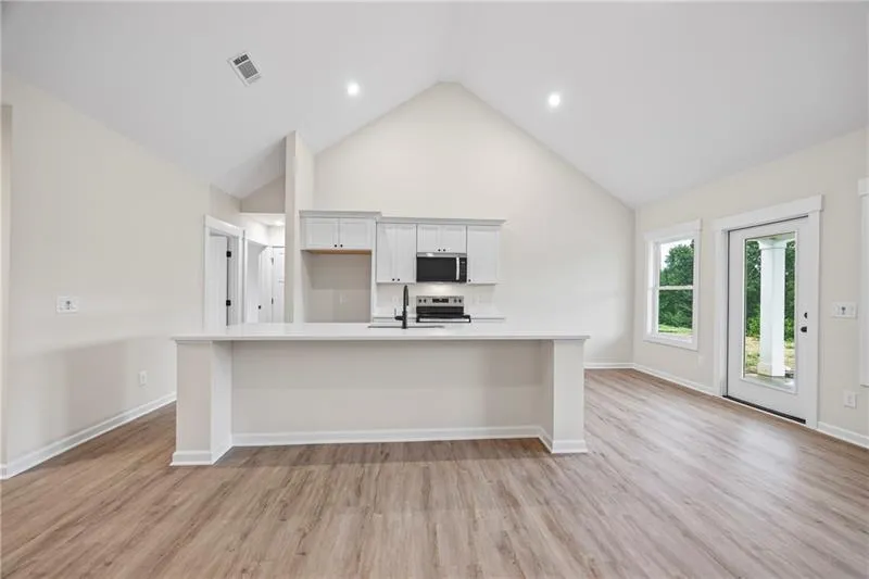 Toccoa, Georgia 30577, United States, 4 Bedrooms Bedrooms, ,2 BathroomsBathrooms,Residential,Active,16467