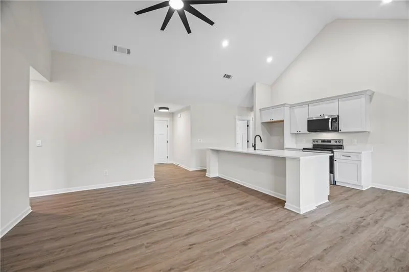 Toccoa, Georgia 30577, United States, 4 Bedrooms Bedrooms, ,2 BathroomsBathrooms,Residential,Active,16467