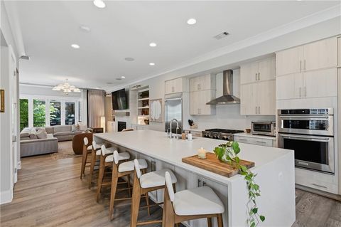 Townhouse For Sale - 230 Devin Place<br/> Atlanta, GA 30305