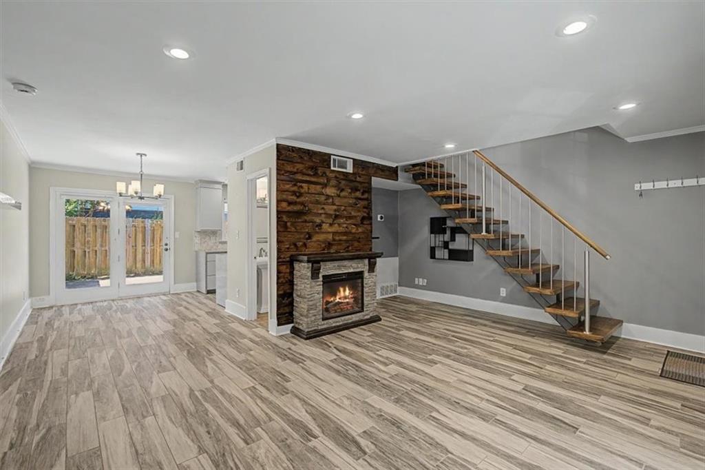 136 Peachtree Memorial Drive NW RI 5