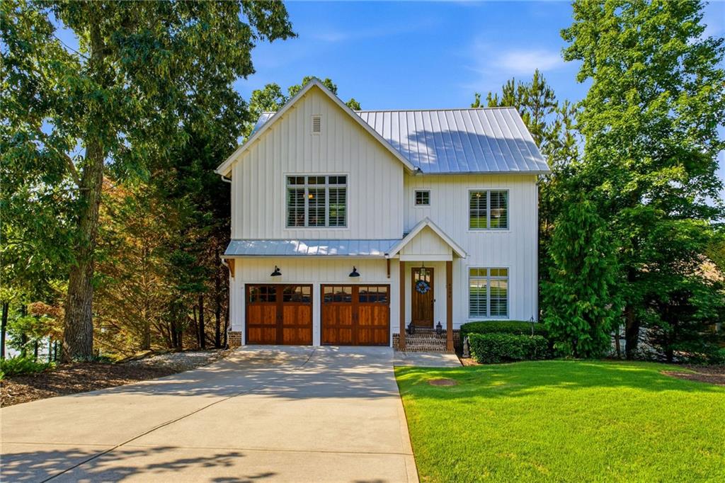 4594 Lakeview Lane